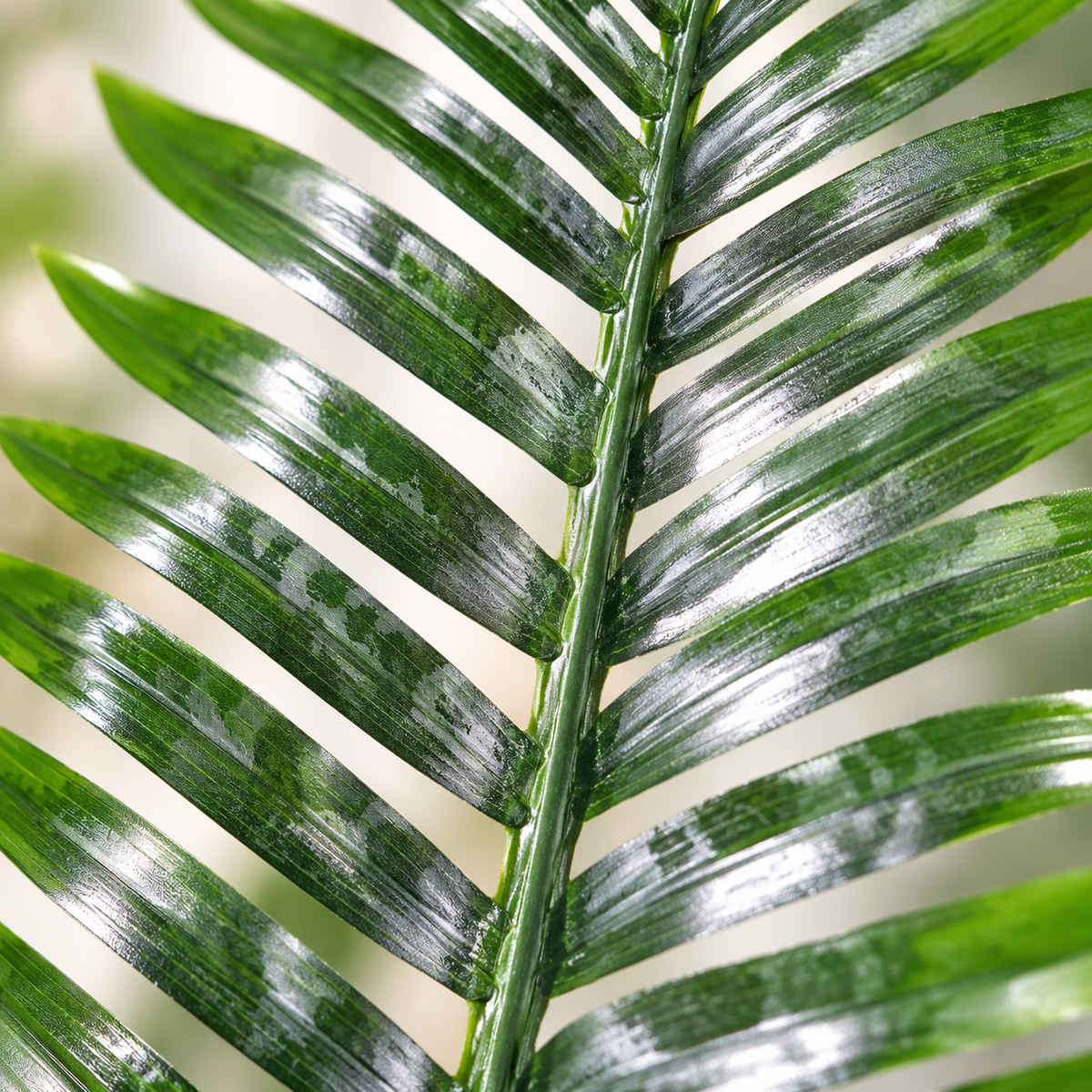 Artificial Green Palm Leaf Spray with 3 Fronds – 82 cm Decorative Foliage for Vases, Floral Arrangements & Wedding Décor